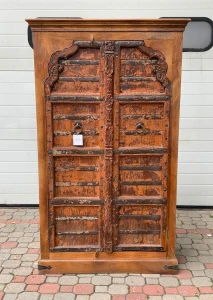 Indyjska drewniana szafa 227