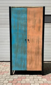 Drewniana szafa loftowa Rainbow 