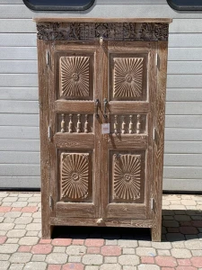 Indyjska drewniana szafa 218