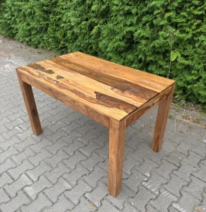 Drewniany stół kolonialny 139