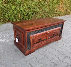 Indyjska drewniana skrzynia 307